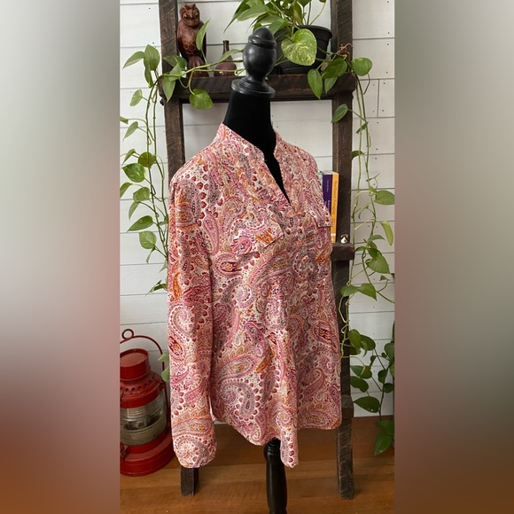 Preswick & Moore: Pink Paisley Pleated Boho Blouse with Front Pockets - Picture 11 of 16
